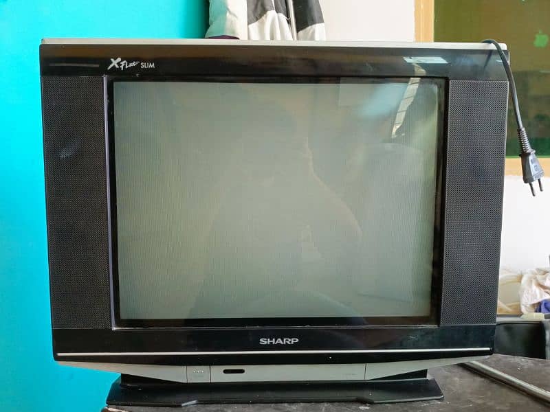 Sharp TV 21 inches 1