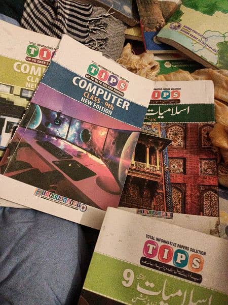 10/10 condition 9th class course and tips books 5
