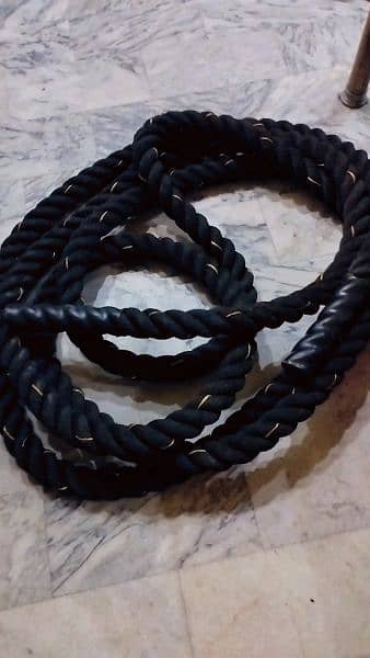 30 feet Battle rope in good condition just like new,No defect at all 1