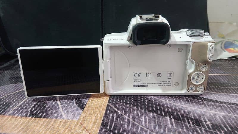 Canon M50 mark ii  (15-45mm lens} White colour with Box 2
