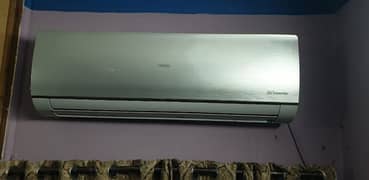 Haier 1.5 T0N USED Just 1 year use howa heating and Coling best 0