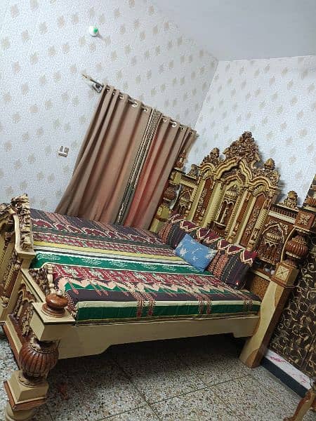 king size chenyouti bad dressing 2 side table good candition 4