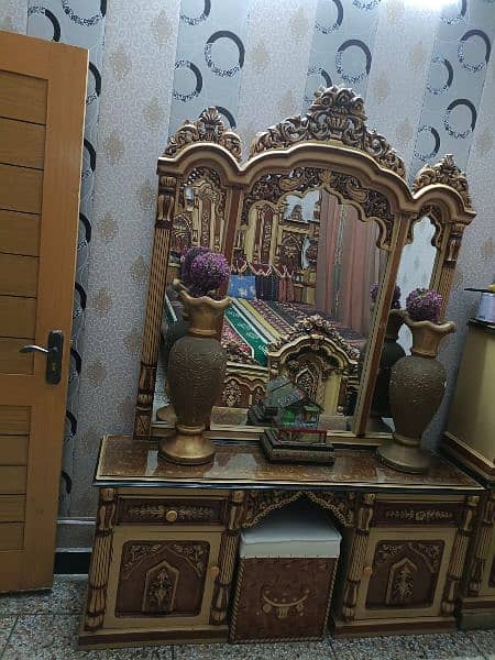 king size chenyouti bad dressing 2 side table good candition 6