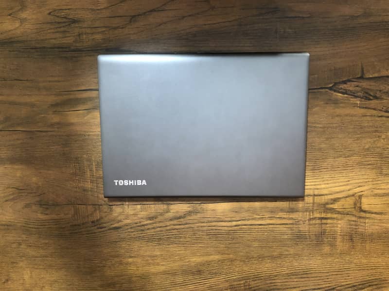 Toshiba Dynabook R63/D i3 (6th Gen) 4