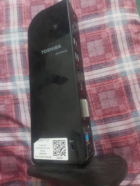 Toshiba dynadock  U3 USB 3.0 5