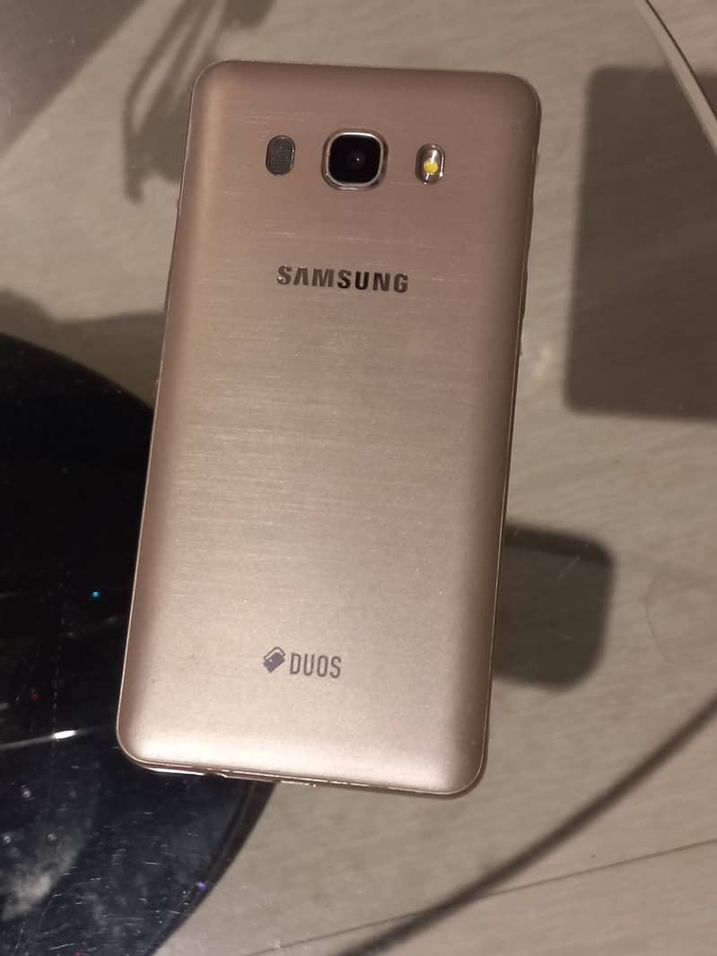 Samsung Galaxy J510 - 2016 1