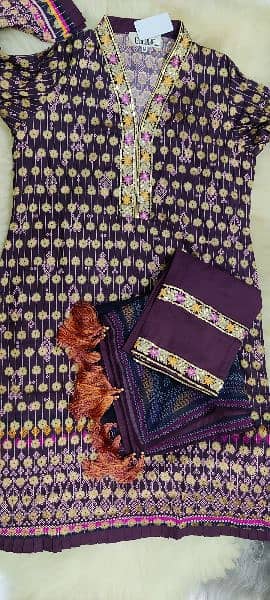 Gold print 3 piece suit in Purple colour with metal tessels 3