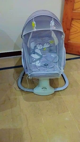 Electric Baby Swing ( Mastella 3 in 1) 2