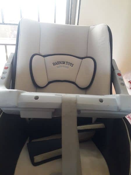 kids car seat in very good condition 2