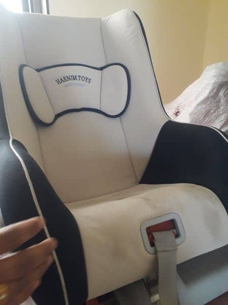 kids car seat in very good condition 3
