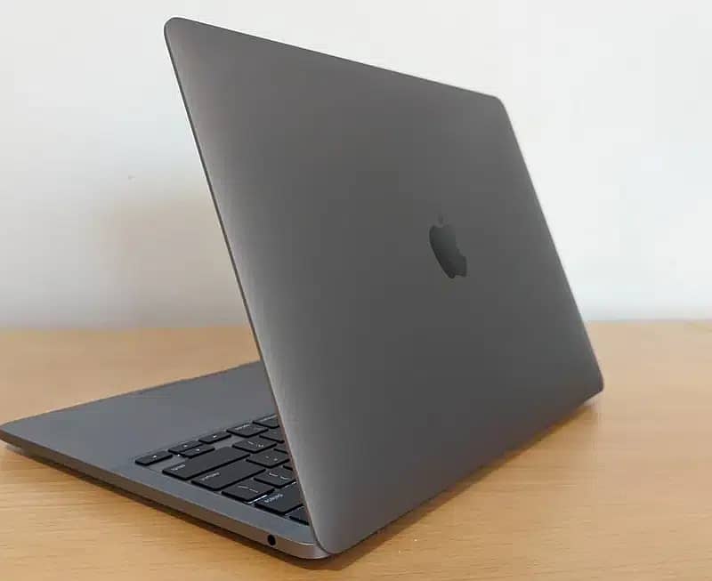 MacBook Pro 2022, M2 Chip, Space Grey, (08Gb/256Gb) 13.3” 5