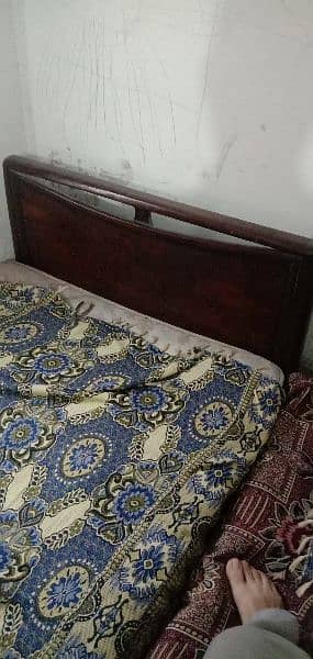 Single bed wth spring matriss 2