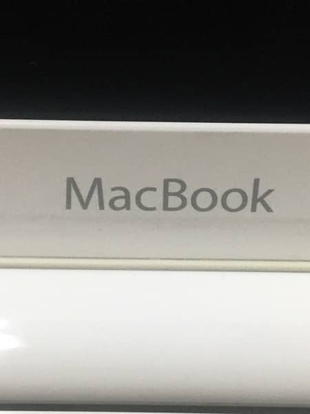 Apple 2009 unibody MacBook, 4GB ram, 2.26 Intel Core 2 Duo,MacOS 10 3