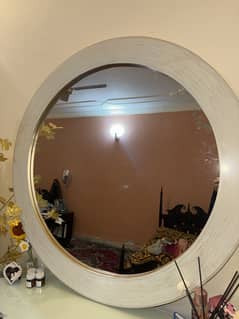 Dresser mirror 0