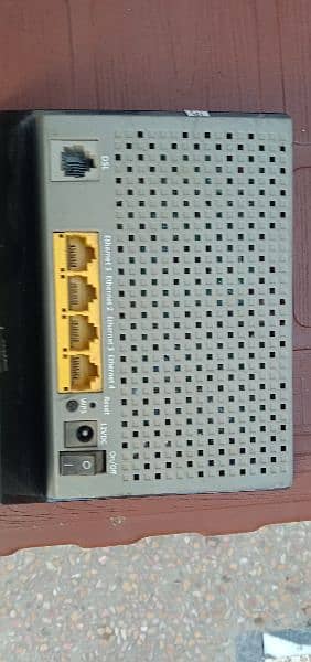 Ptcl router all ok used but condition 10/10 original signal best al ok 1