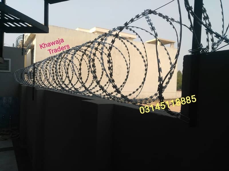 Home Security Razor Wire Concertina Barbed wire Chainlink fence 6