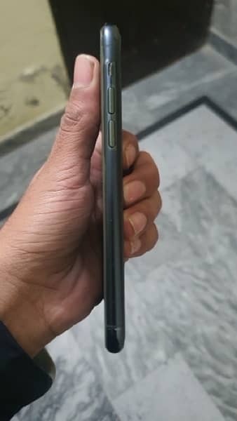 iphone 11pro pta approved 64gb with box 3