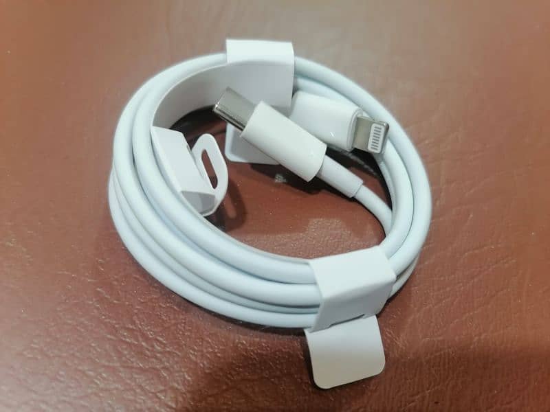 i Phone 3 pin orignal charger with cable 6
