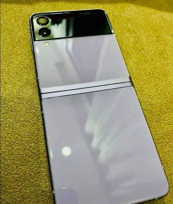 Samsung Galaxy Z flip 3 2