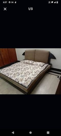 Habit bed with mattress