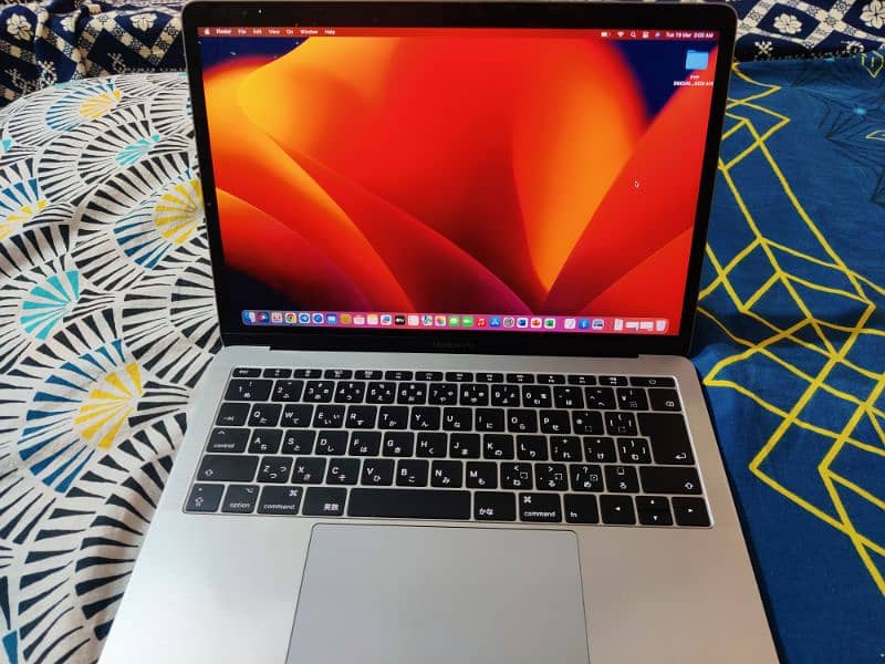 MacBook pro 2017 core i5, 8gb Ram, 256 ssd 0