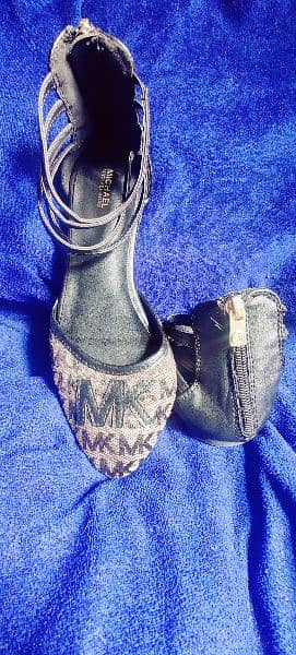 MK Original sandals size 7 3