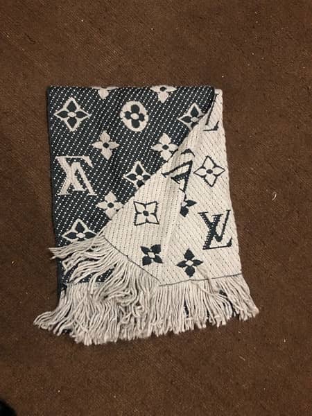 LV men muffler scarf 2