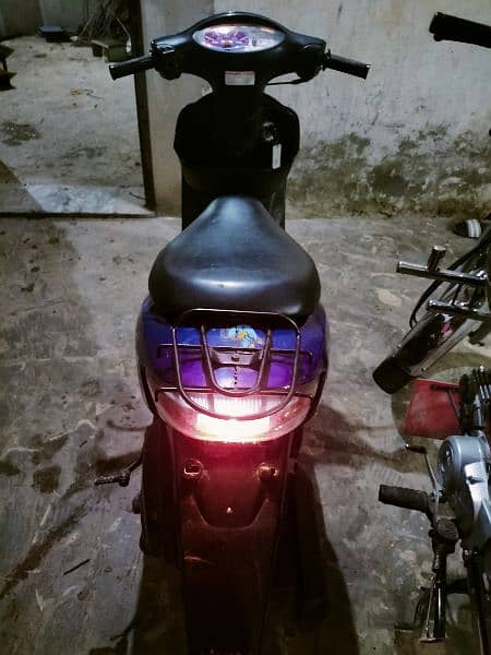 Auto Japanese  EFI water cool 49 cc Scooty 4