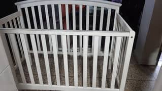 zubaidas baby cot/crib