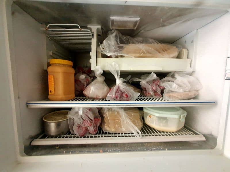 dawlance full size fridge 3