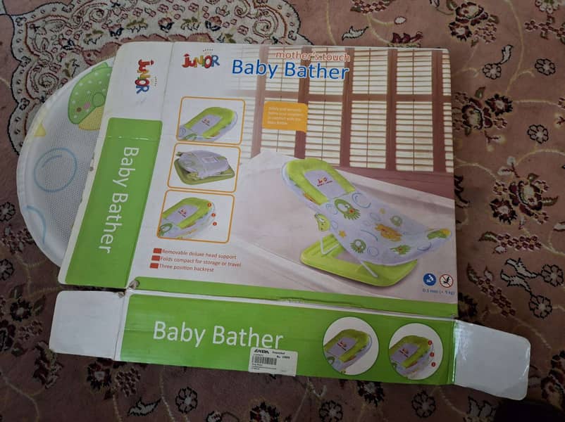 Deluxe Baby Bather 1