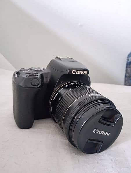 Canon 200d with 18-55mm stm Lens 0