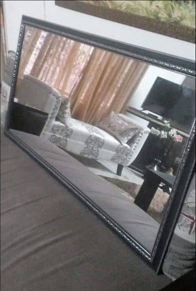 Very beautiful heavy big Arcylic Mirror Available 03335138001 0