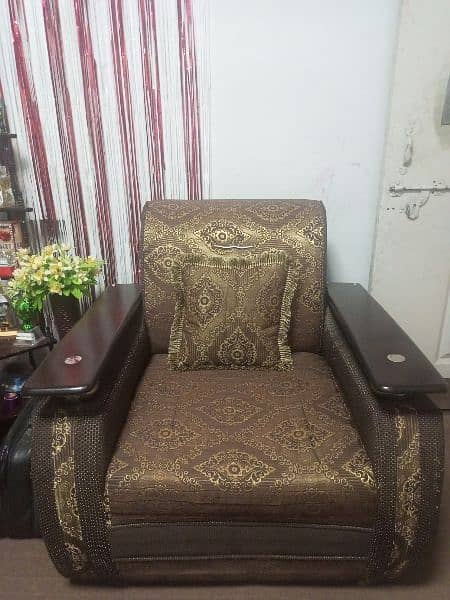 urgent sale 5 seater sofa set with covers 3
