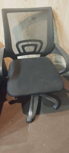 1 Office Table, 2 Office Chair 2