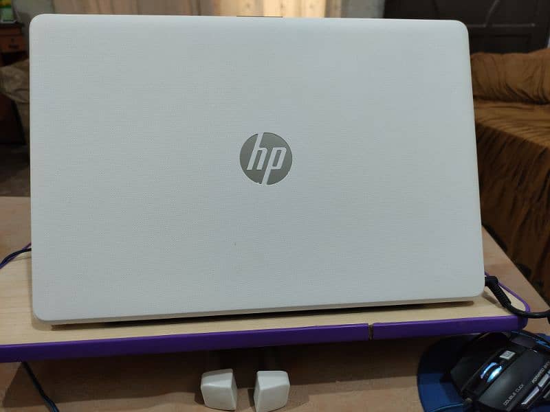 HP Laptop 15-bw0xx 2