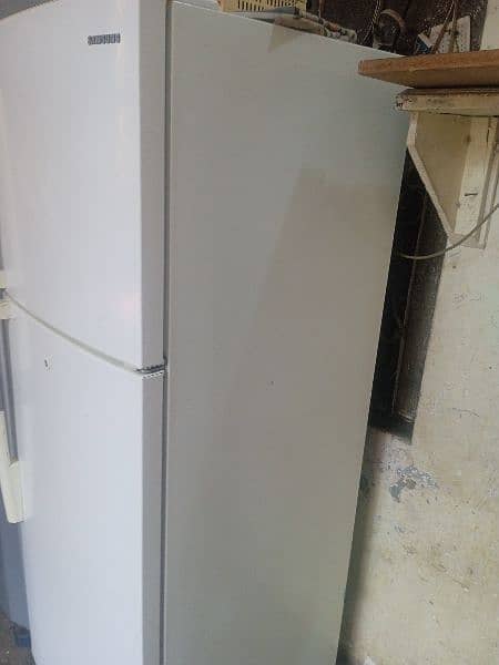 Samsung refrigerator 16