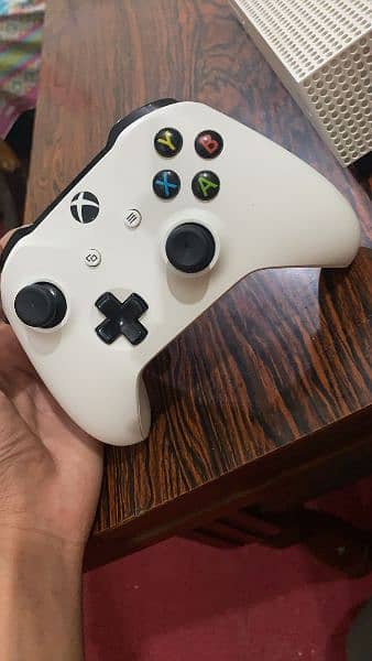 Xbox one S 1 Tb with 2 controllers and 2 games. 4