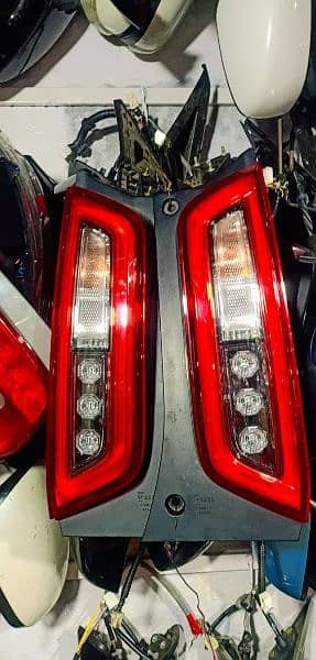 Honda n WGN hide light and back light and said mirror available 2