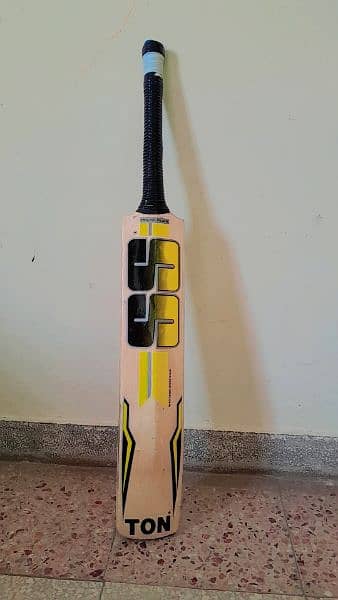 SS Ton. English willow. hard ball bat 0