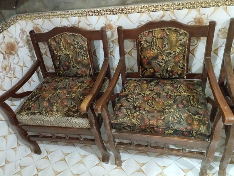 Sofa Set, 5 Seater. Only 1 month used. 2
