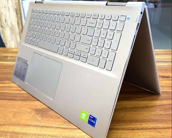 Dell Inspiron 7791 2n1 15.6" i7-1065G7 2.8GHz Tiger Lake 6