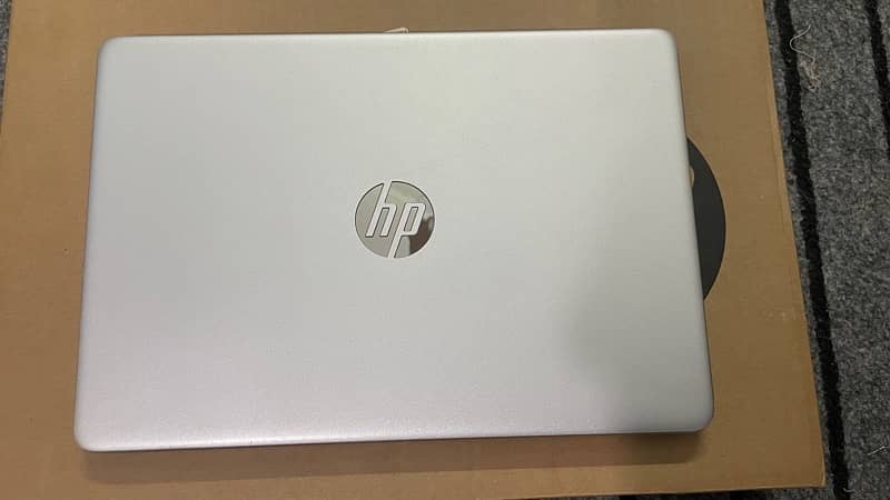 Hp laptop FQ0008CA with box 0