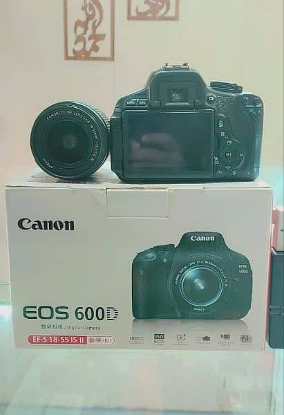 Canon Eos 600d DSLR Camera with Box 2