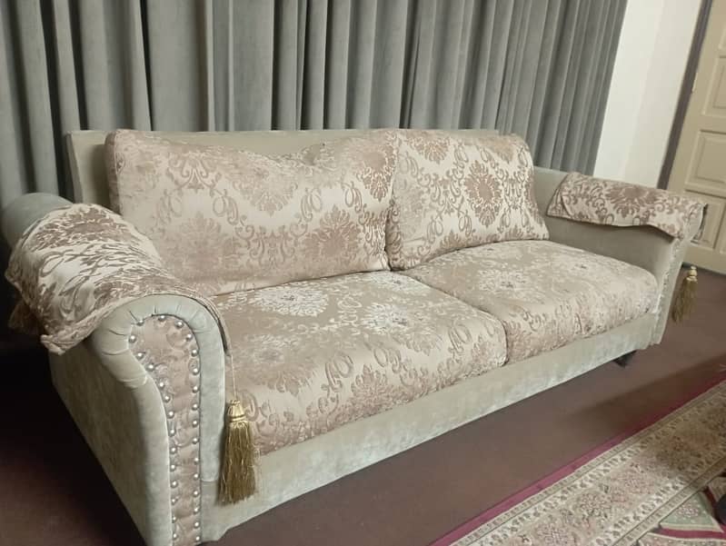 7 seater sofa (New Condition) 0