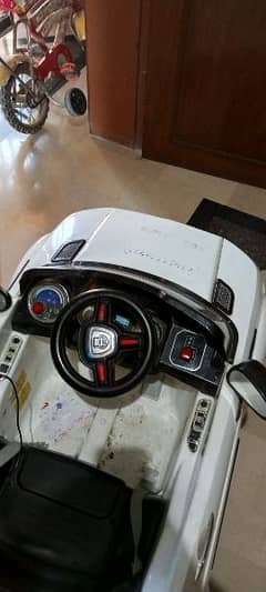 kidz battery car in good condition