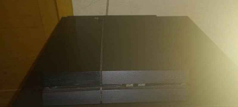PS4 fat jailbreak 9.00/ 500gb with original controller 2