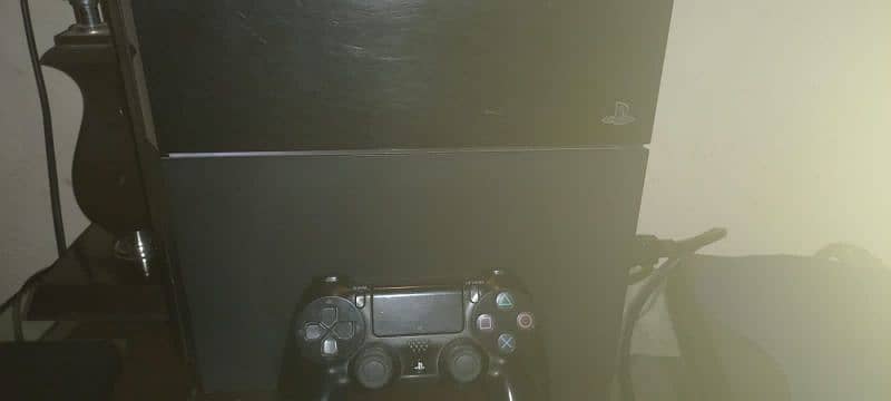 PS4 fat jailbreak 9.00/ 500gb with original controller 9