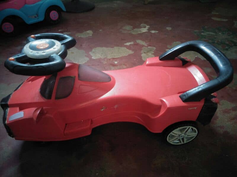 CHILD CAR. . . . 0