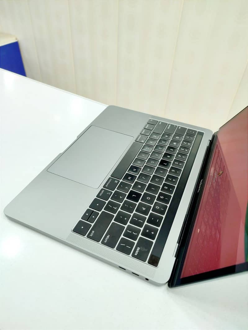 MacBook Pro 2018|13" A1989| Core i7 | 16\512 at ABID COMPUTERS MULTAN 4